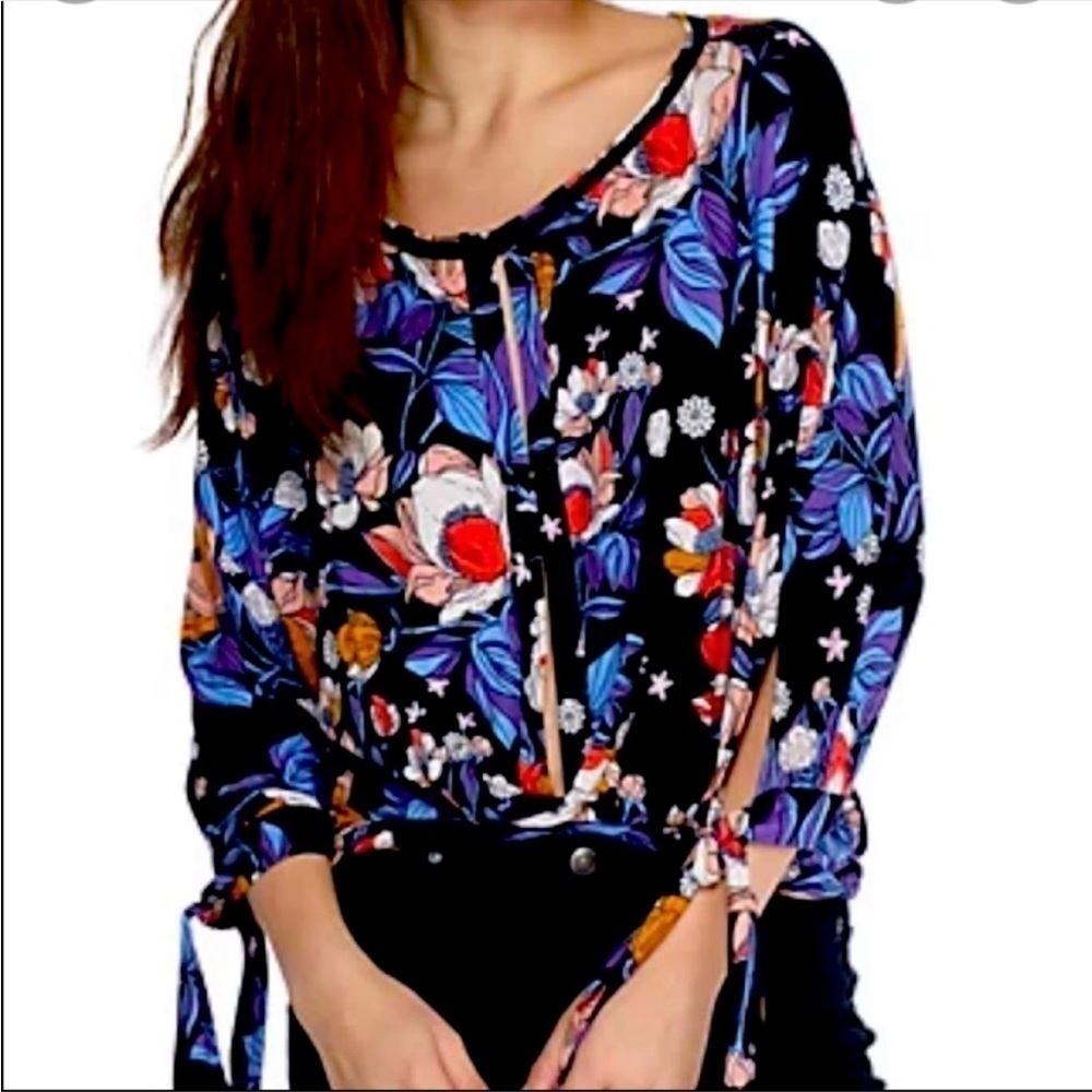 Free People Keepin‎ On Floral Top